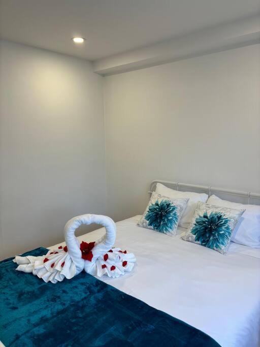 Cozy Spacious Work Friendly Lotus With Garden View High Speed Free Wi Fi And Parking Adjacent To Downtown Μόντρεαλ Εξωτερικό φωτογραφία