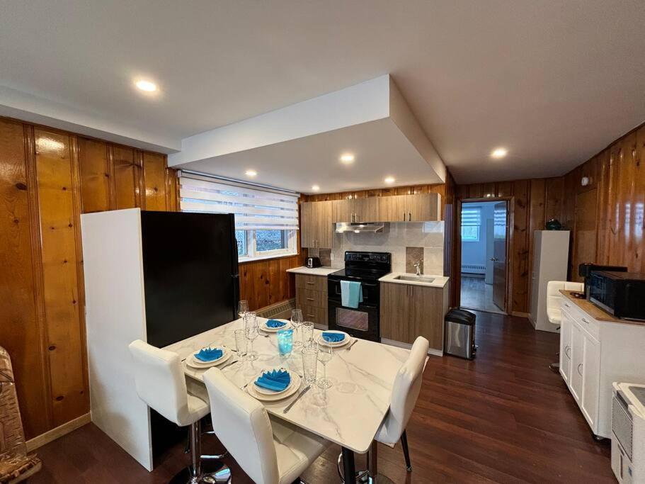 Cozy Spacious Work Friendly Lotus With Garden View High Speed Free Wi Fi And Parking Adjacent To Downtown Μόντρεαλ Εξωτερικό φωτογραφία